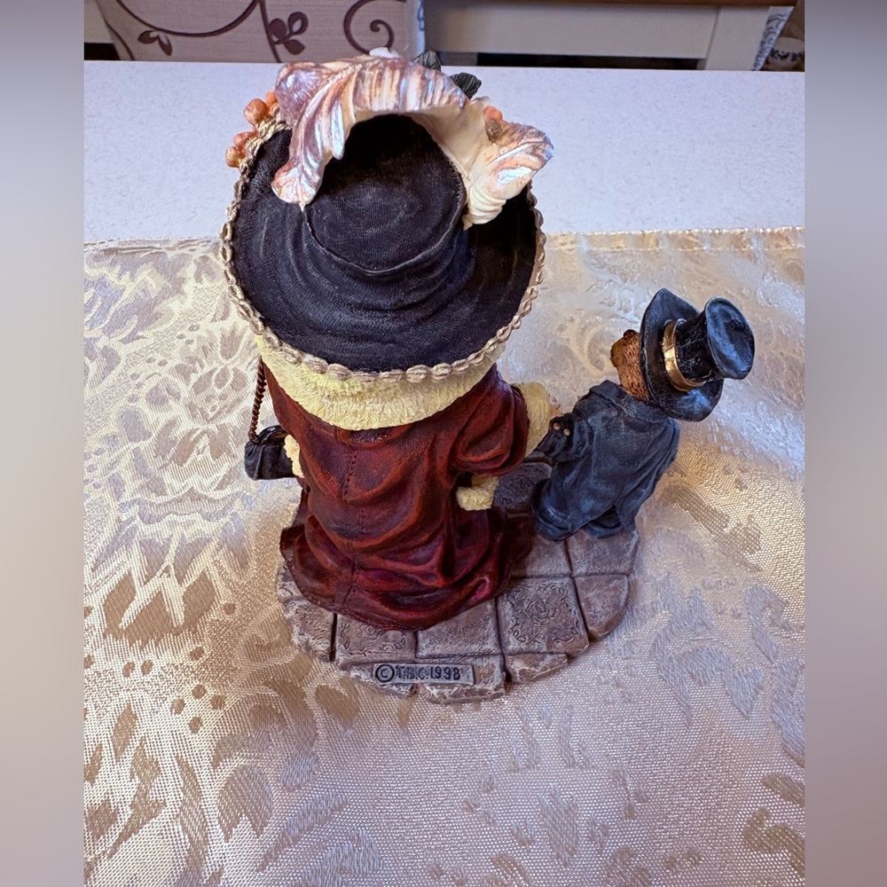 Boyd CollectionYesterday’s Child “ Amy and Edmund” - Picture 3 of 5